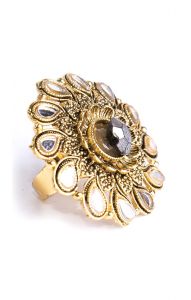 Královský prsten z kovu zlaté barvy pr044