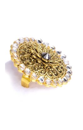 Královský prsten z kovu zlaté barvy pr047