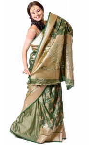 Luxusní brokátové sárí s pávy zelené v8576