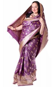 Luxusní brokátové sárí s pávy šeříkové v8579